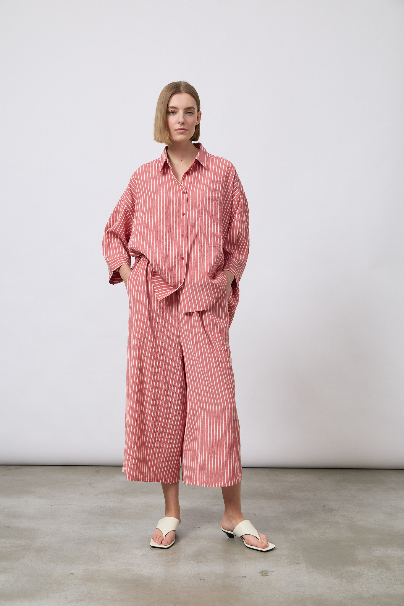 Wholesaler WIYA SRL - Striped wide-leg trousers