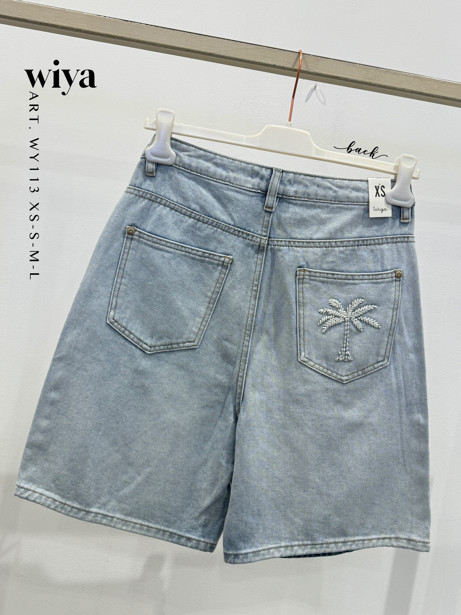 Grossista WIYA SRL - Short con ricamo posteriore di palma