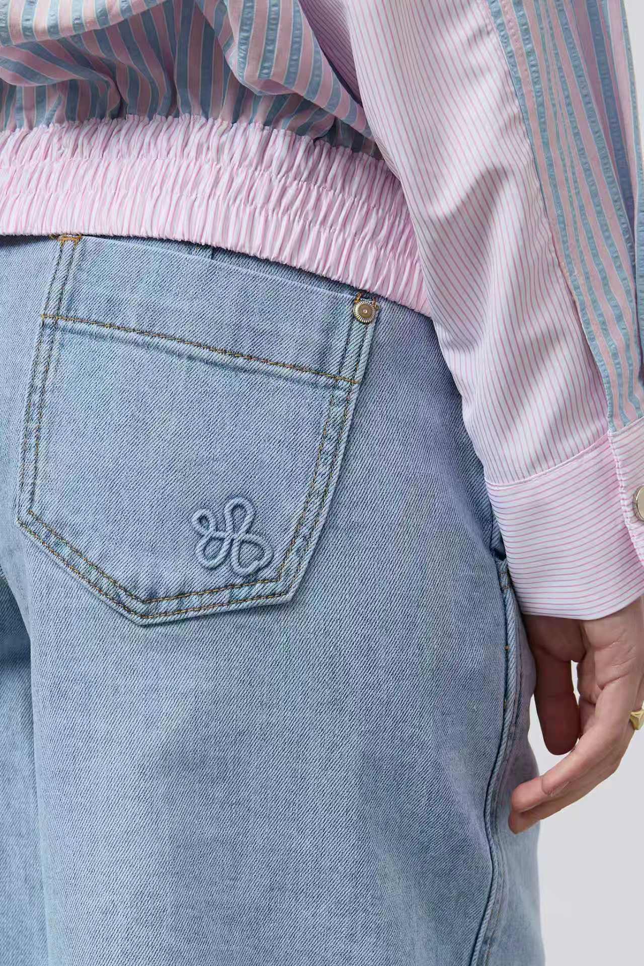 Wholesaler WIYA SRL - Denim bermuda shorts with clover on back pocket
