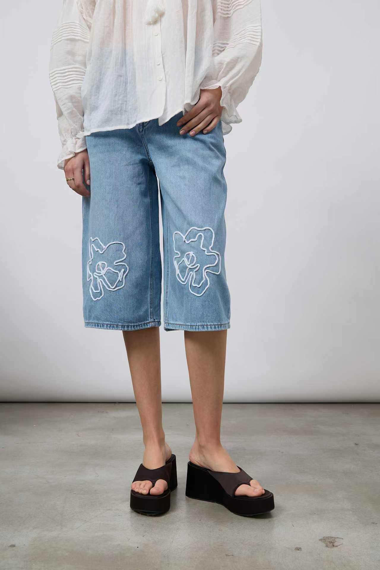 Großhändler WIYA SRL - Jeans-Bermuda mit Stickerei