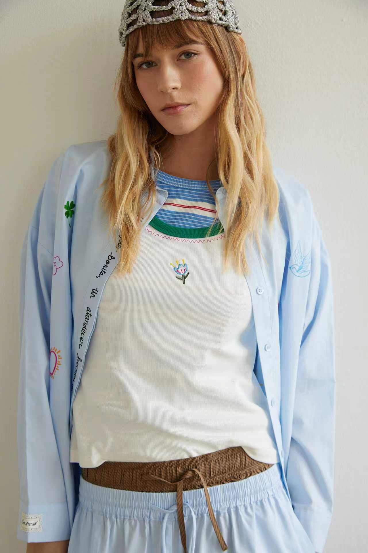 Wholesaler WIYA SRL - Top with floral embroidery on the chest