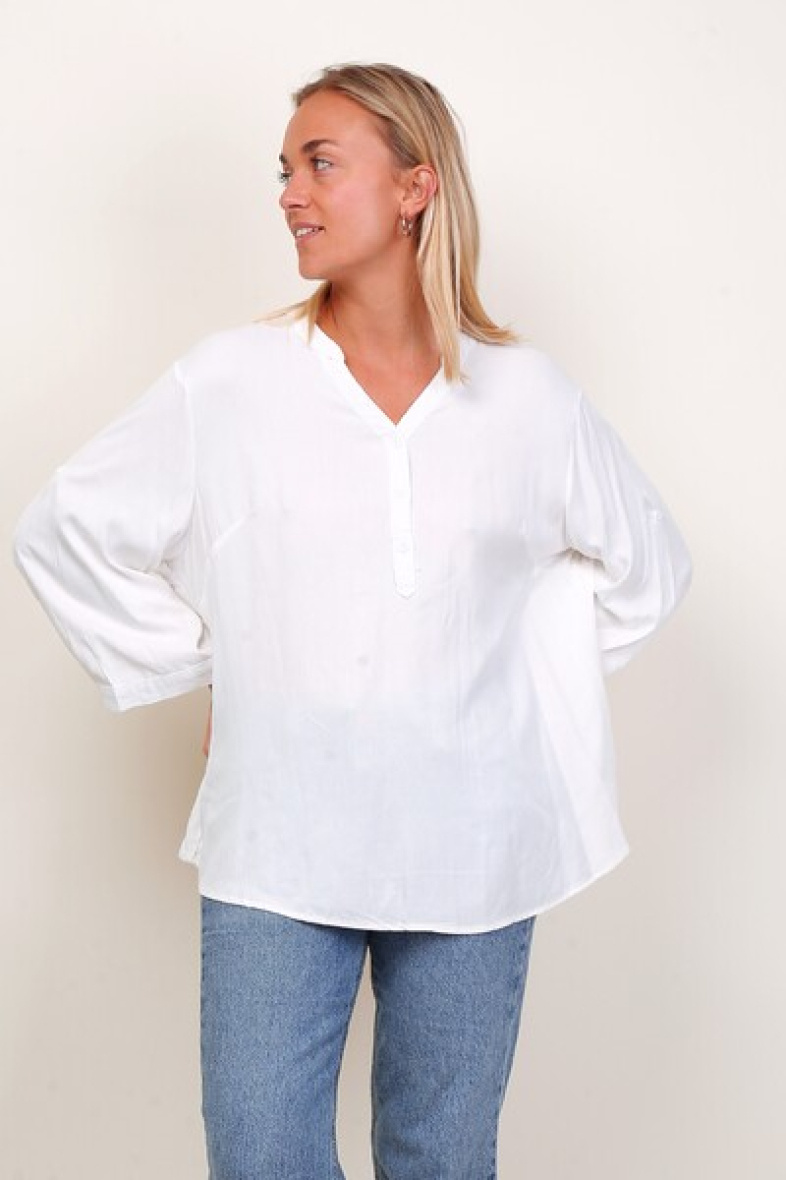 Wholesaler World Fashion - Flowy & casual GT blouse with 3/4 sleeves - Plain