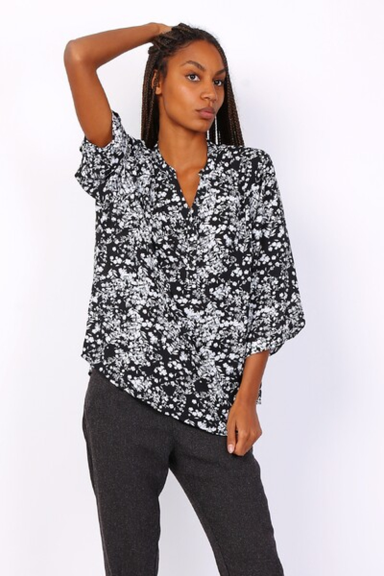 Grossiste World Fashion - Blouse fluide & casual GT manches 3/4 - Imprimé petites fleurs