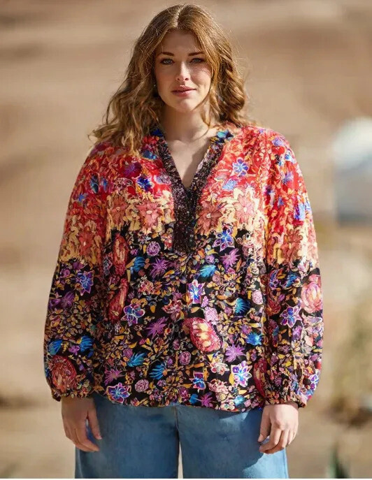 Wholesaler World Fashion - Large -size women's blouse long sleeves - elegant and comfortable