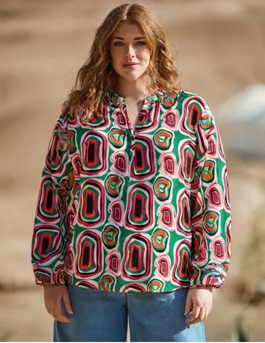 Wholesaler World Fashion - Large -size women's blouse long sleeves - elegant and comfortable