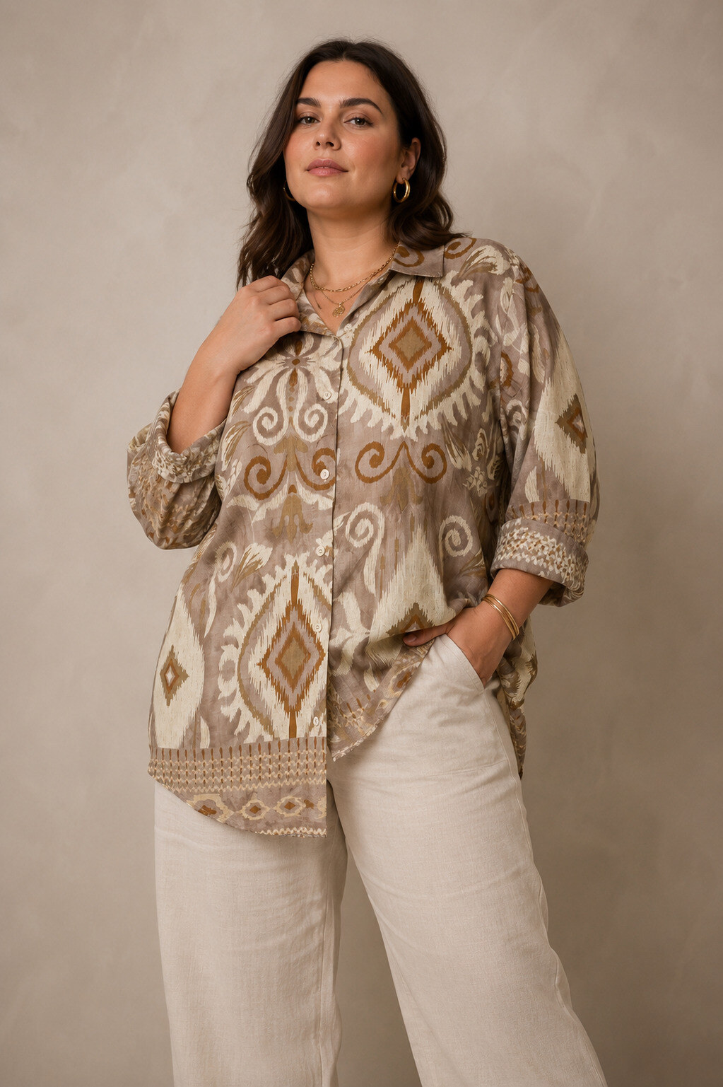 Wholesaler World Fashion - Flowy & Casual Plus Size Shirt with 3/4 Sleeves - Printed