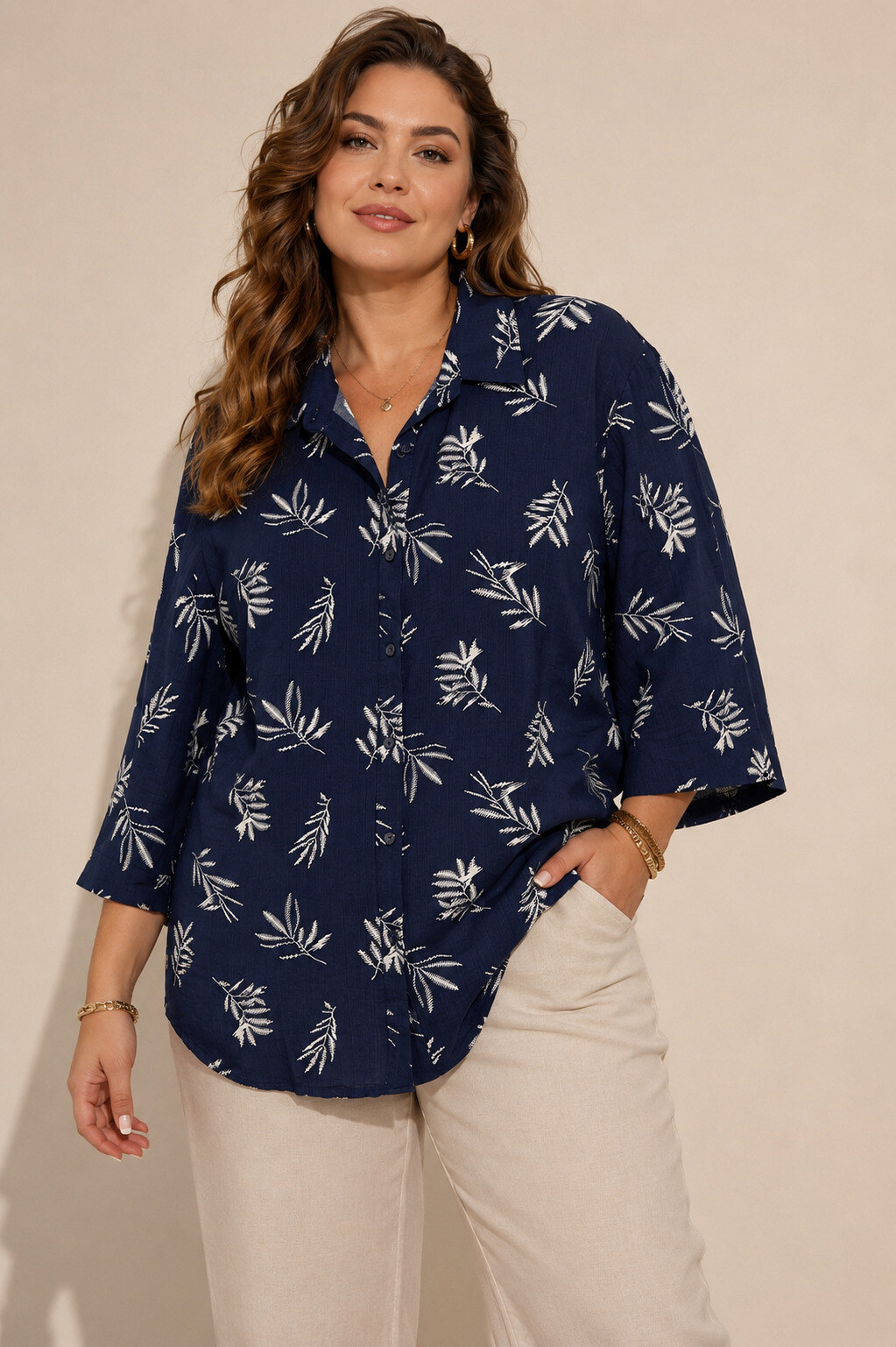 Wholesaler World Fashion - Flowy & Casual Plus Size Shirt with 3/4 Sleeves - Leaf Print
