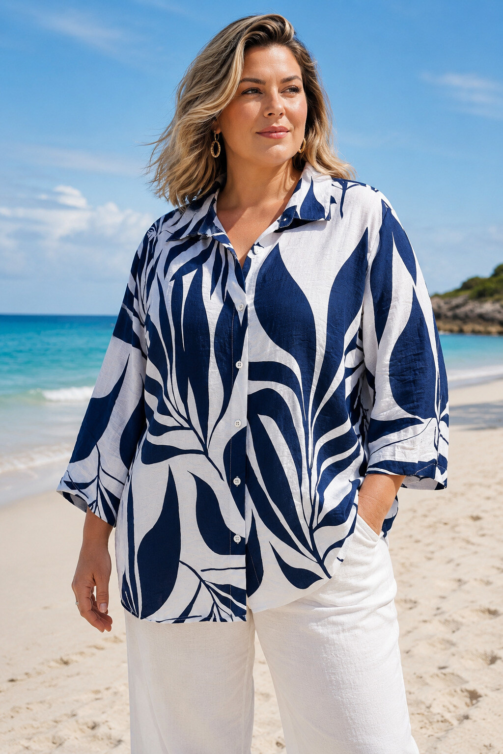 Wholesaler World Fashion - Flowy & Casual Plus Size Shirt with 3/4 Sleeves - Tropical Print