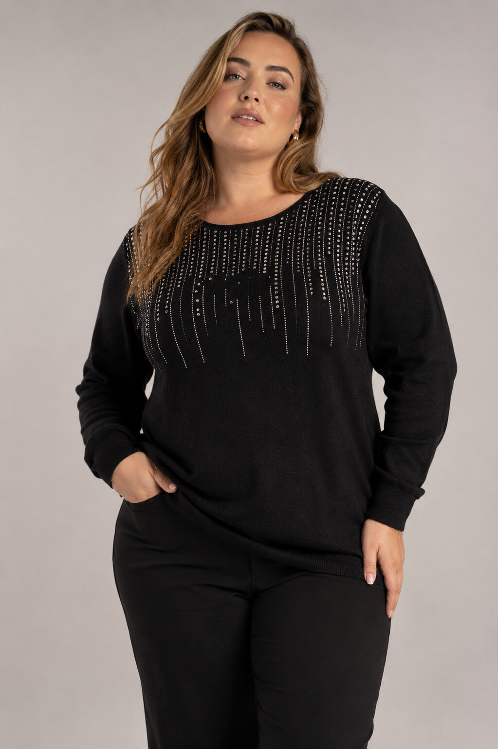 Wholesaler World Fashion - Plus Size Cashmere Sweater with Round Neck and Rhinestones