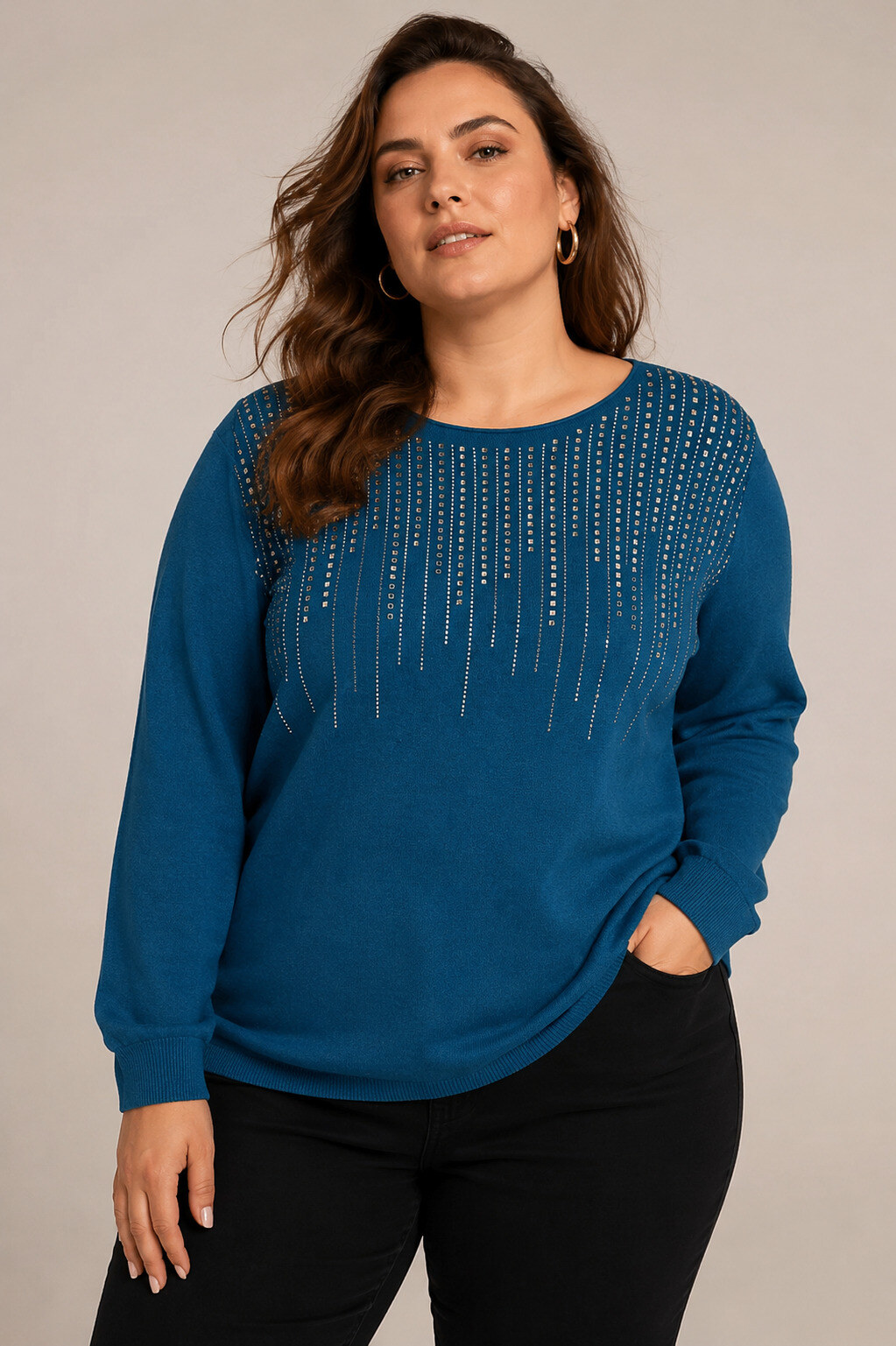 Wholesaler World Fashion - Plus Size Cashmere Sweater with Round Neck and Rhinestones
