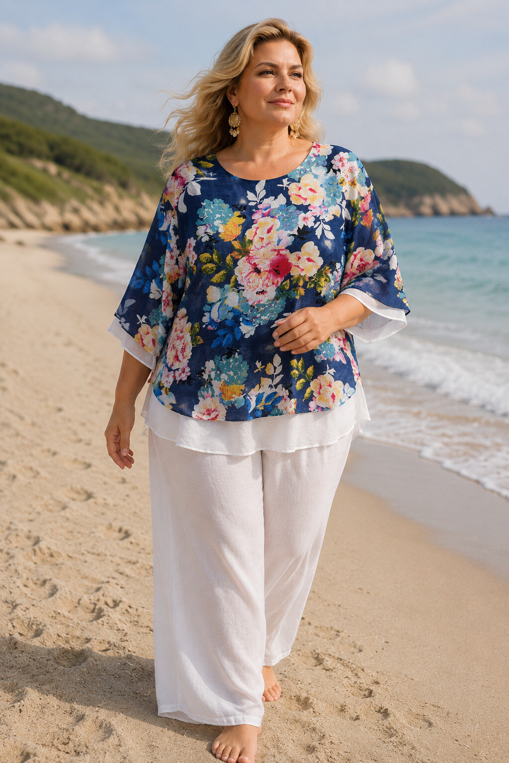 Großhändler World Fashion - Große Größen Rayon-Top mit kurzen Ärmeln im Baumwoll-Gaze-Effekt - Blumenmuster