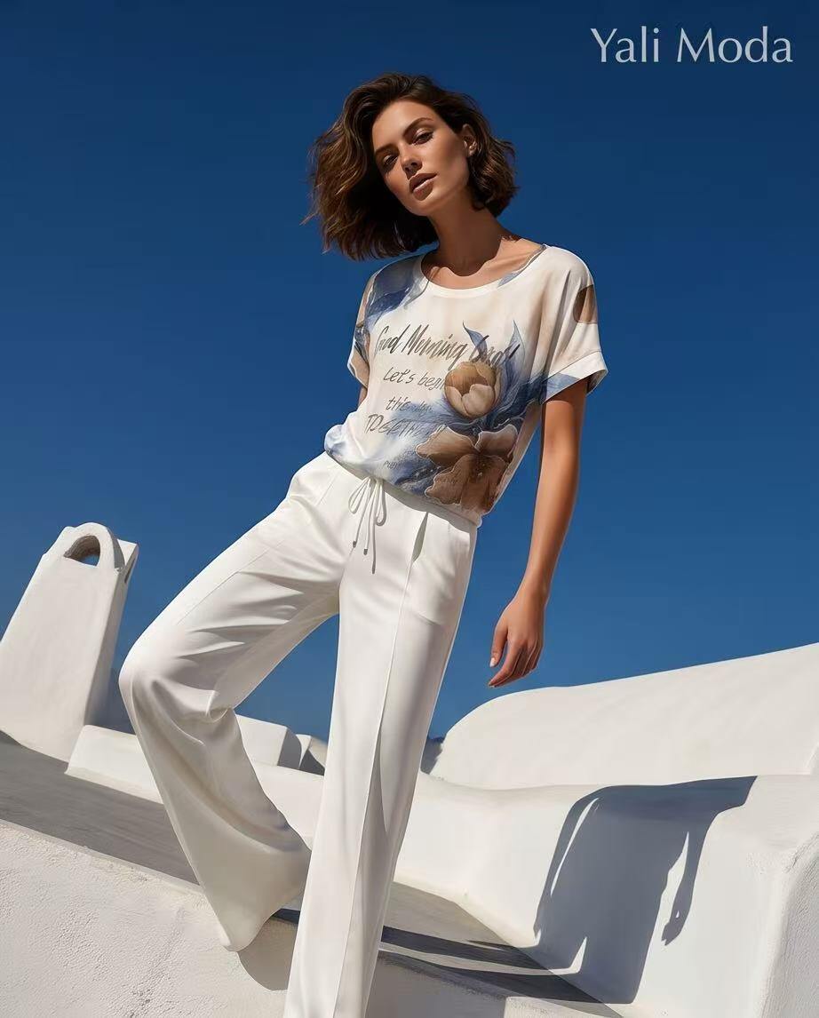 Wholesaler YALI MODA - Artistic Floral T-Shirt with Drawstring