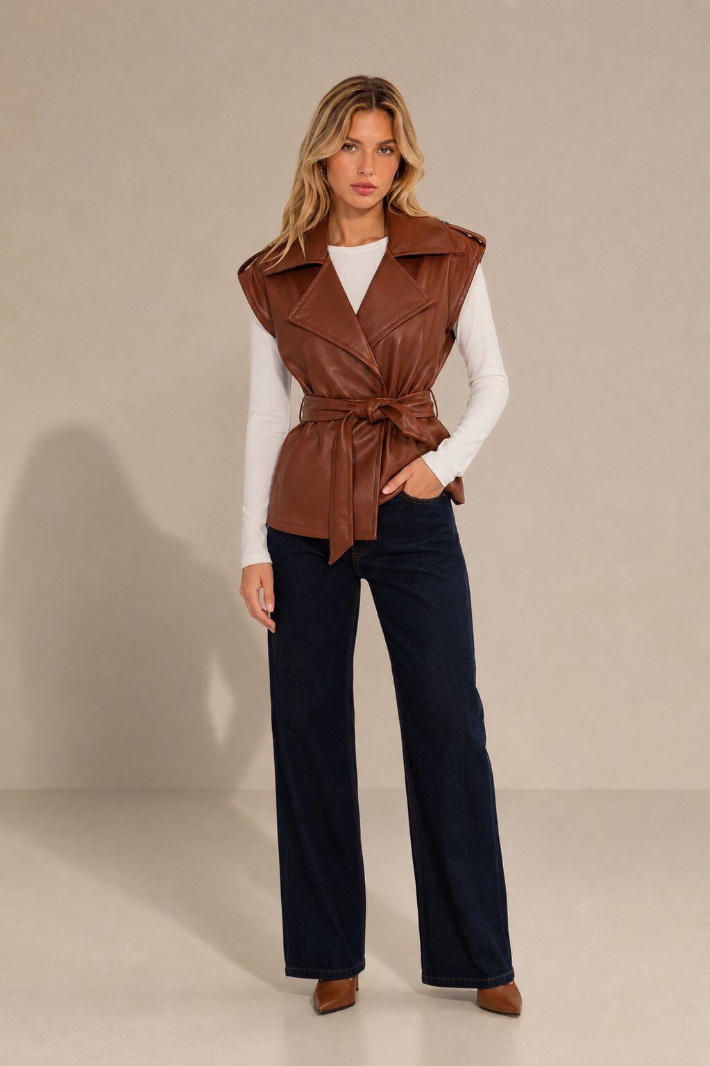 Wholesaler Yitaly Style - SLEEVELESS FAUX LEATHER VEST WITH BELT