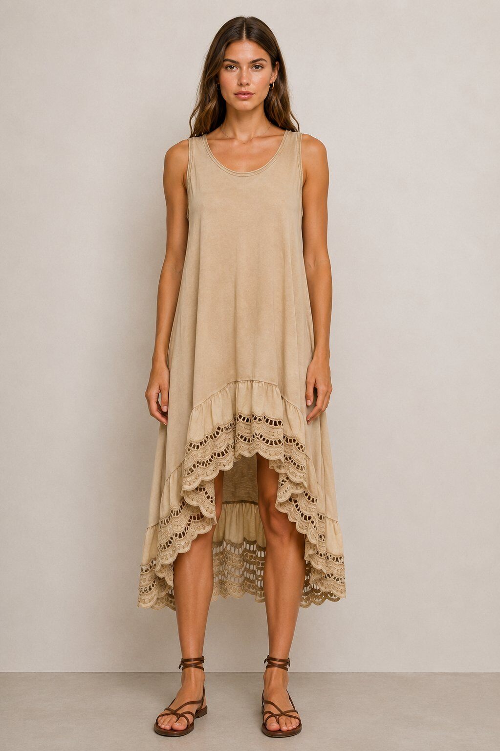 Großhändler Yitaly Style - ASYMMETRISCHES KLEID MIT MACRAMÉ-RÜSCHE