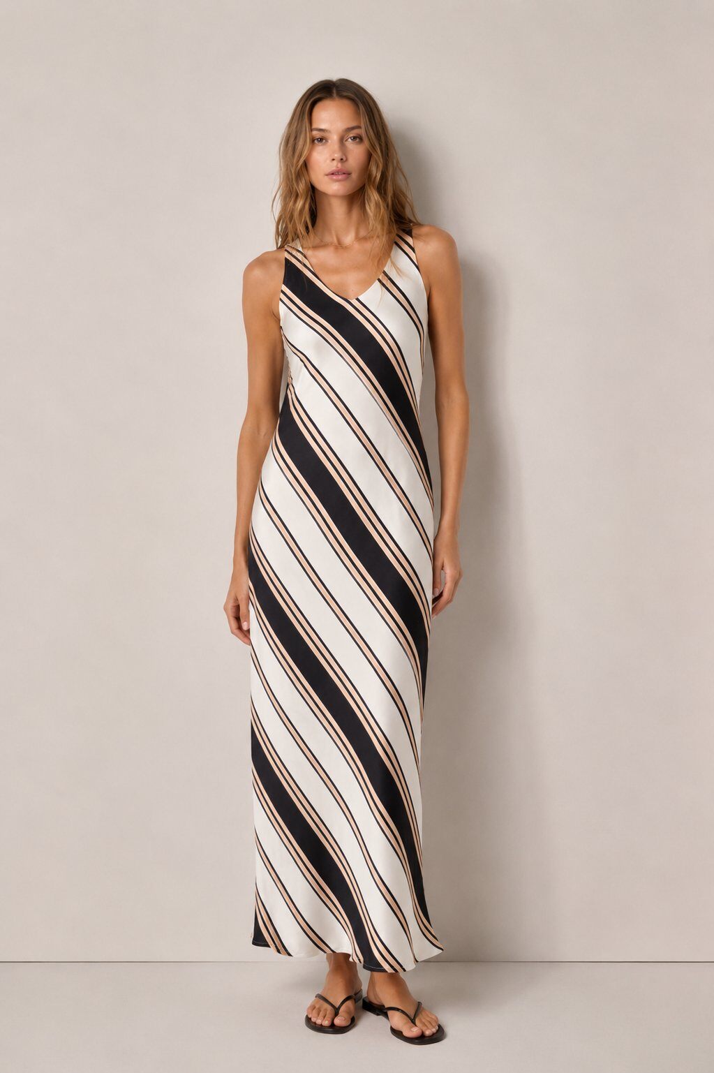 Großhändler Yitaly Style - Maxikleid mit diagonalen Streifen