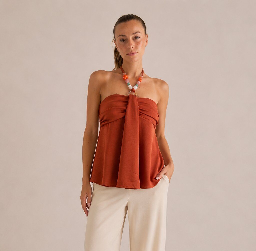 Mayorista Yitaly Style - TOP DE CUELLO ALTO CON DETALLE DE JOYA