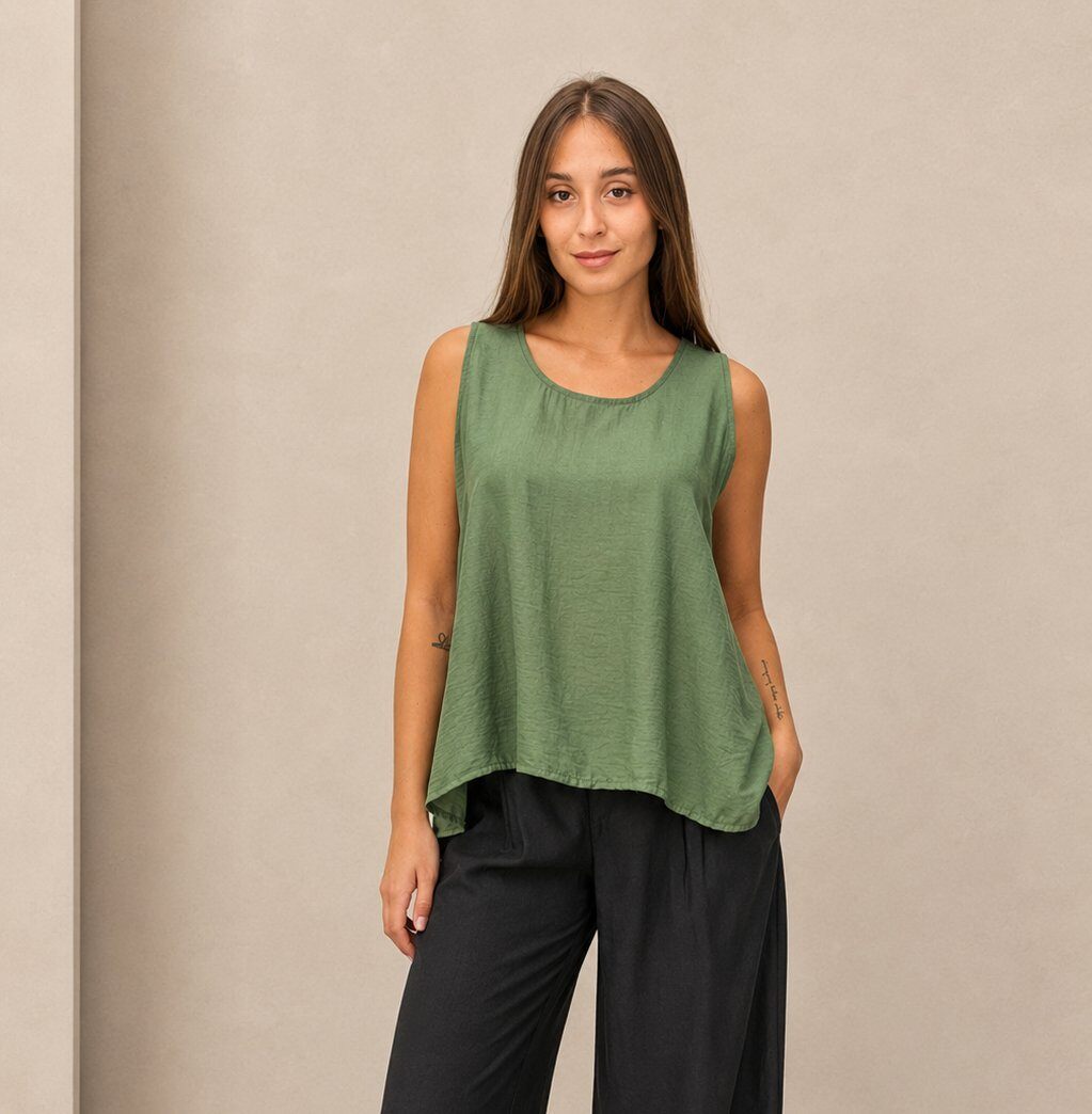 Grossista Yitaly Style - Blusa smanicata in viscosa con bottoni sul retro