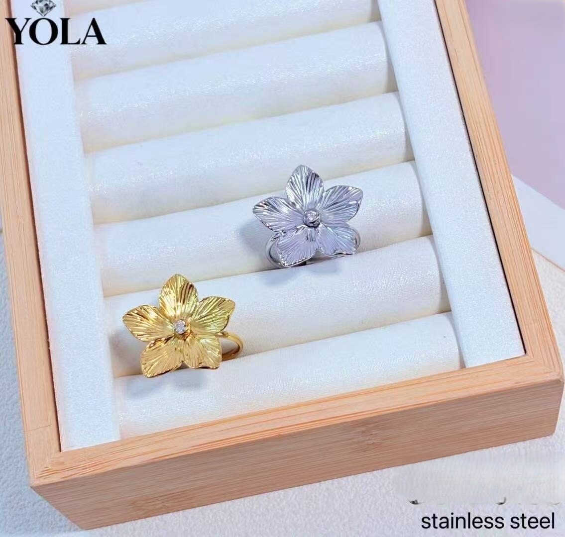 Wholesaler YOLA BIJOUX - STEEL RINGS WITH FLOWERS ON TOP