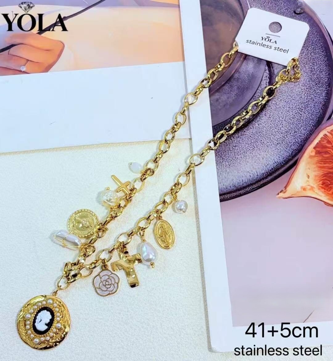 Wholesaler YOLA BIJOUX - Stainless steel necklace with an elegant and detailed design