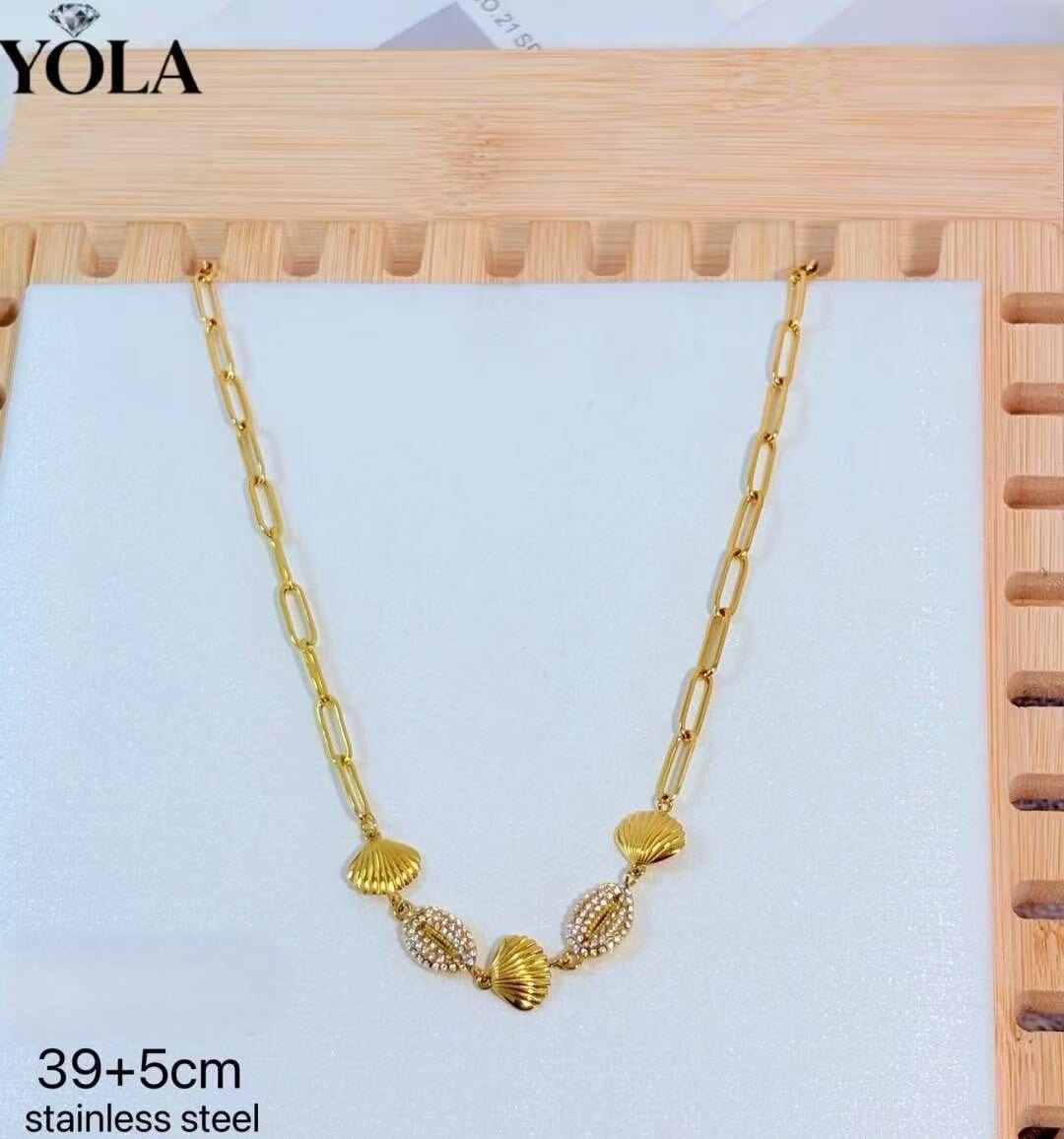 Wholesaler YOLA BIJOUX - Stainless steel BRACELET with an elegant design rich in details