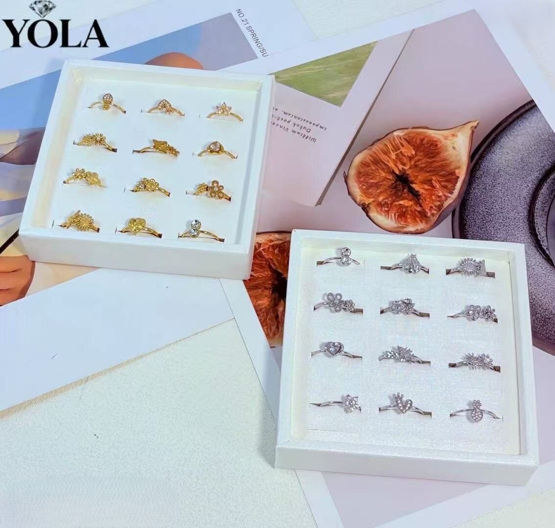 Grossista YOLA BIJOUX - 12 Anelli Eleganti con Design Romantico e Zirconi