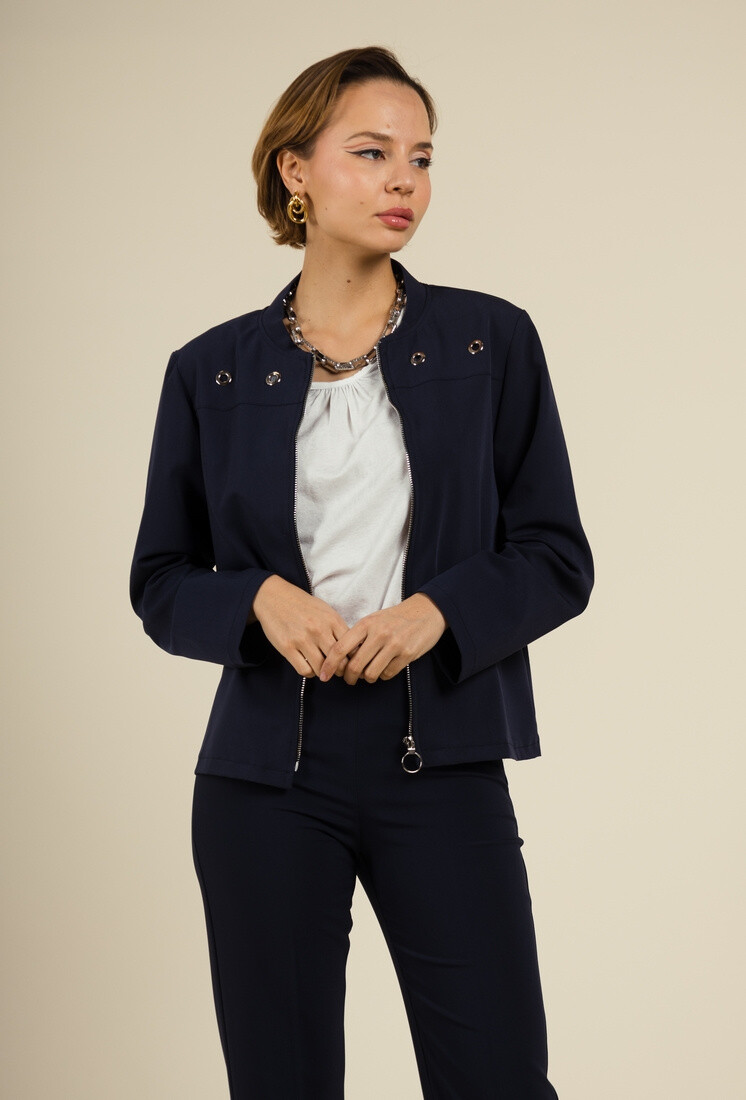 Mayorista You Udress Size+ - Chaqueta bomber beige revisitada: modernidad y audacia en la vida cotidiana