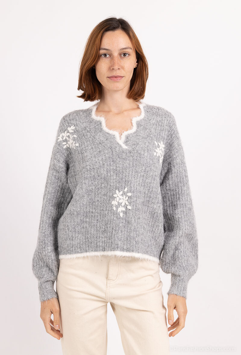 Wholesaler Yu&Me - Sweater with floral embroidery