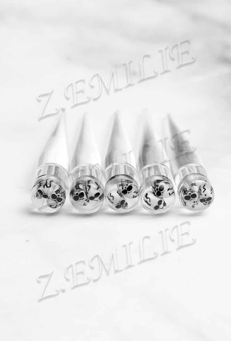 Grossiste Z. Emilie - Tête de mort faux élargisseur pic boucle d'oreille 8mm