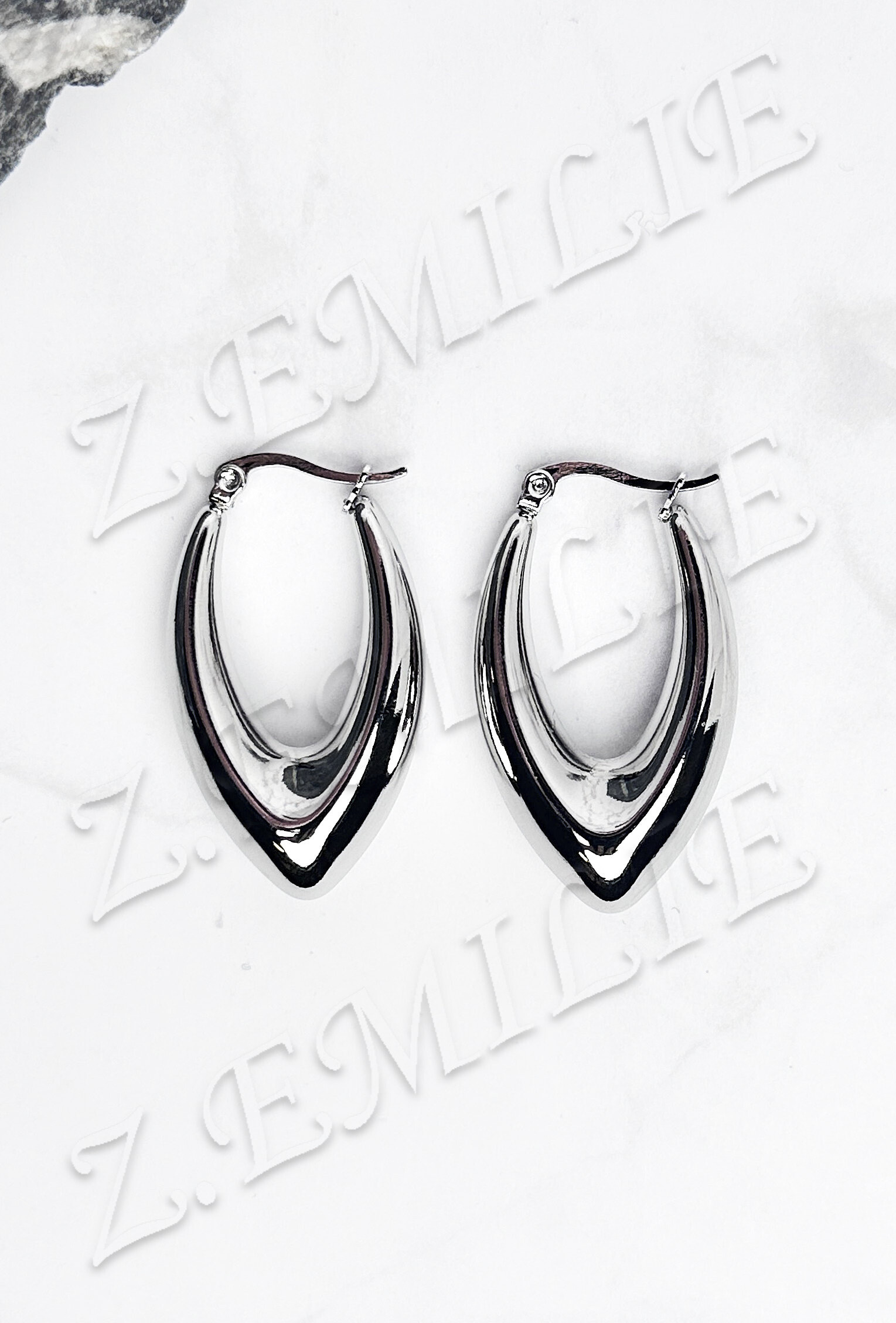 Wholesaler Z. Emilie - Steel earring