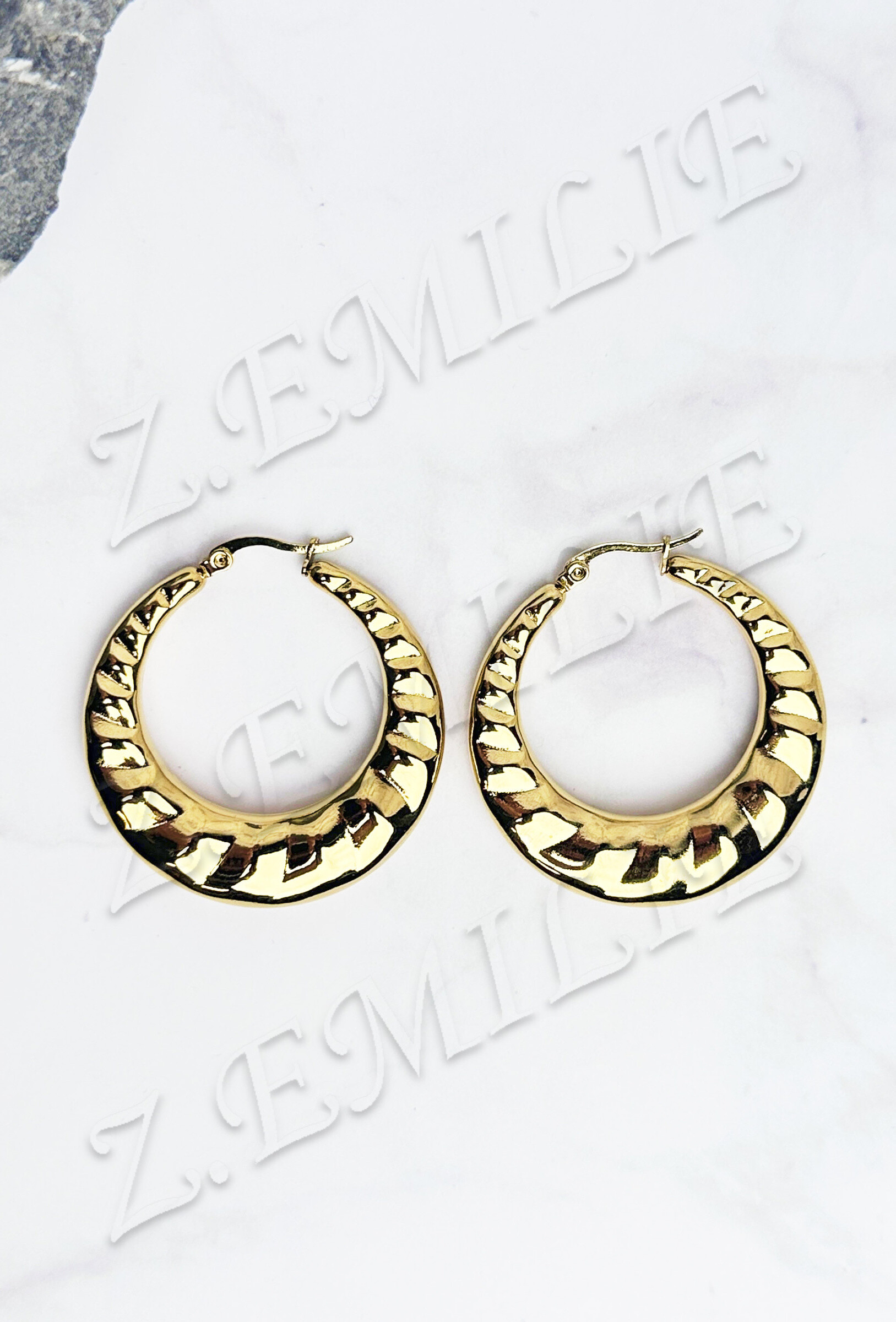 Wholesaler Z. Emilie - Steel earring