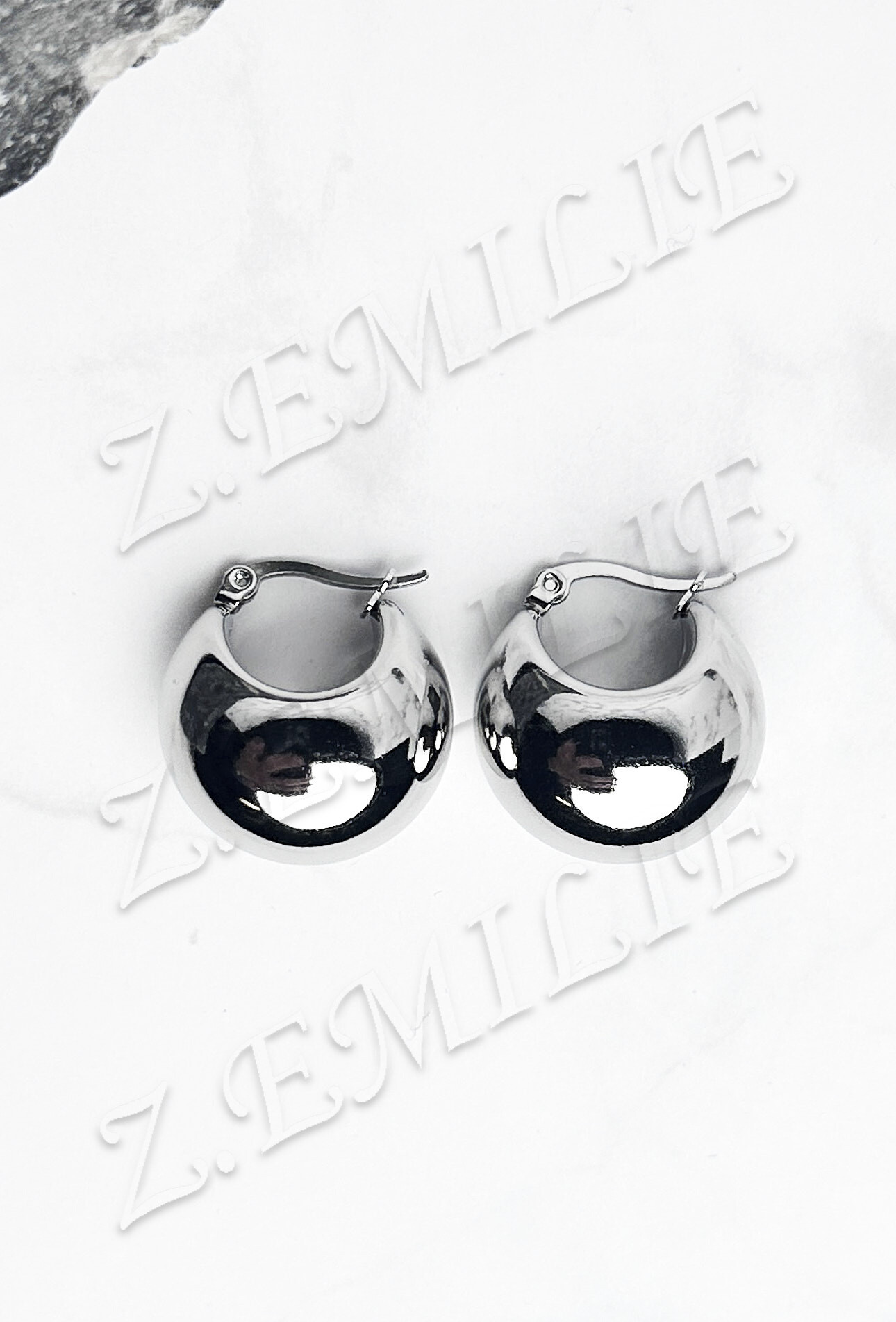 Wholesaler Z. Emilie - Steel earring
