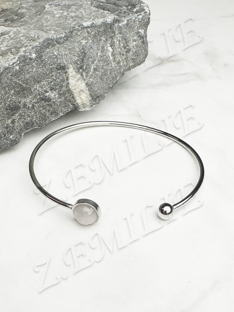 Mayorista Z. Emilie - Pulsera de acero con brazalete de piedra de cuarzo rosa.