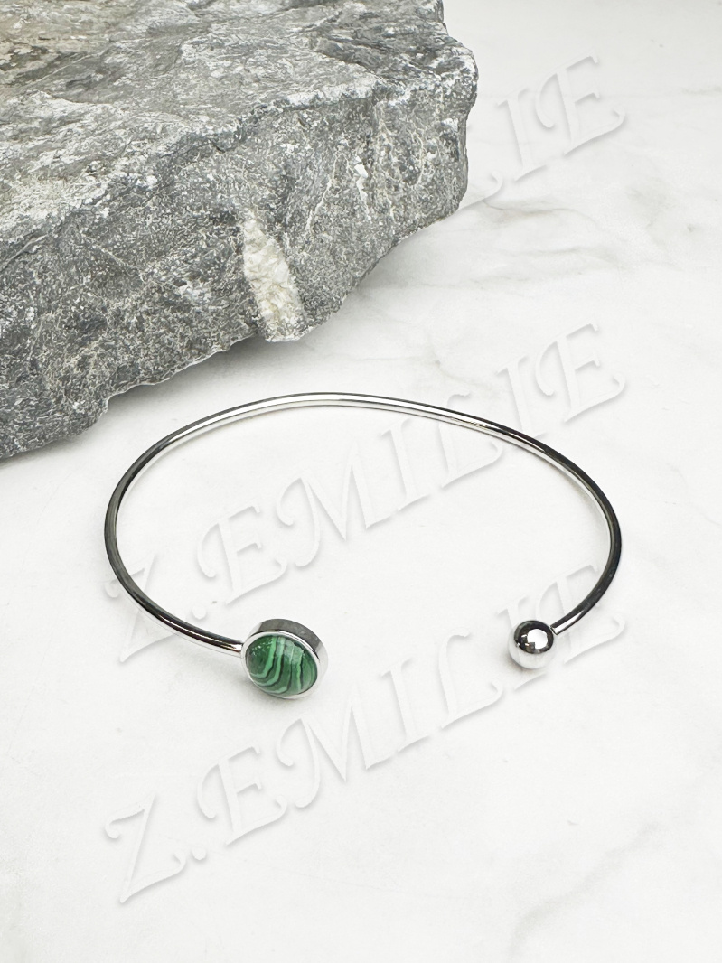Mayorista Z. Emilie - Pulsera de acero con brazalete de piedra malaquita.