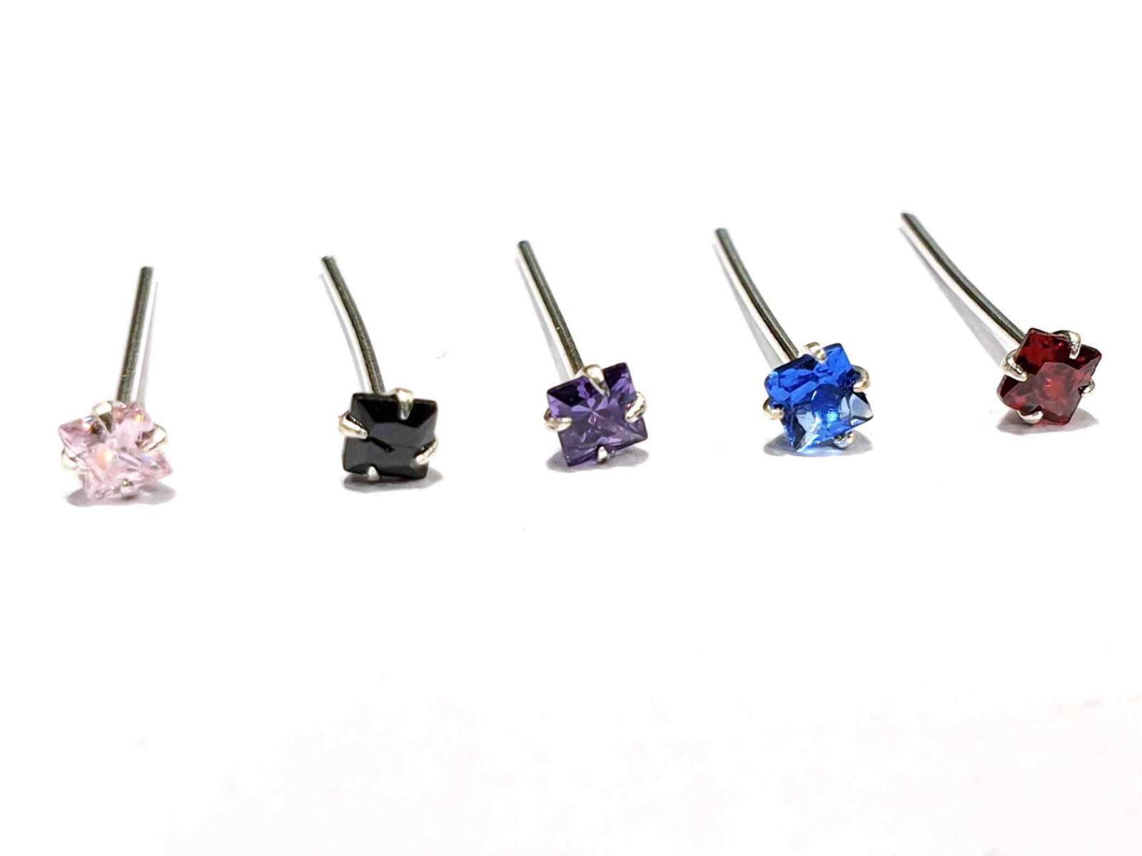 Grossiste Z. Emilie - Piercing nez zirconium carré 2mm