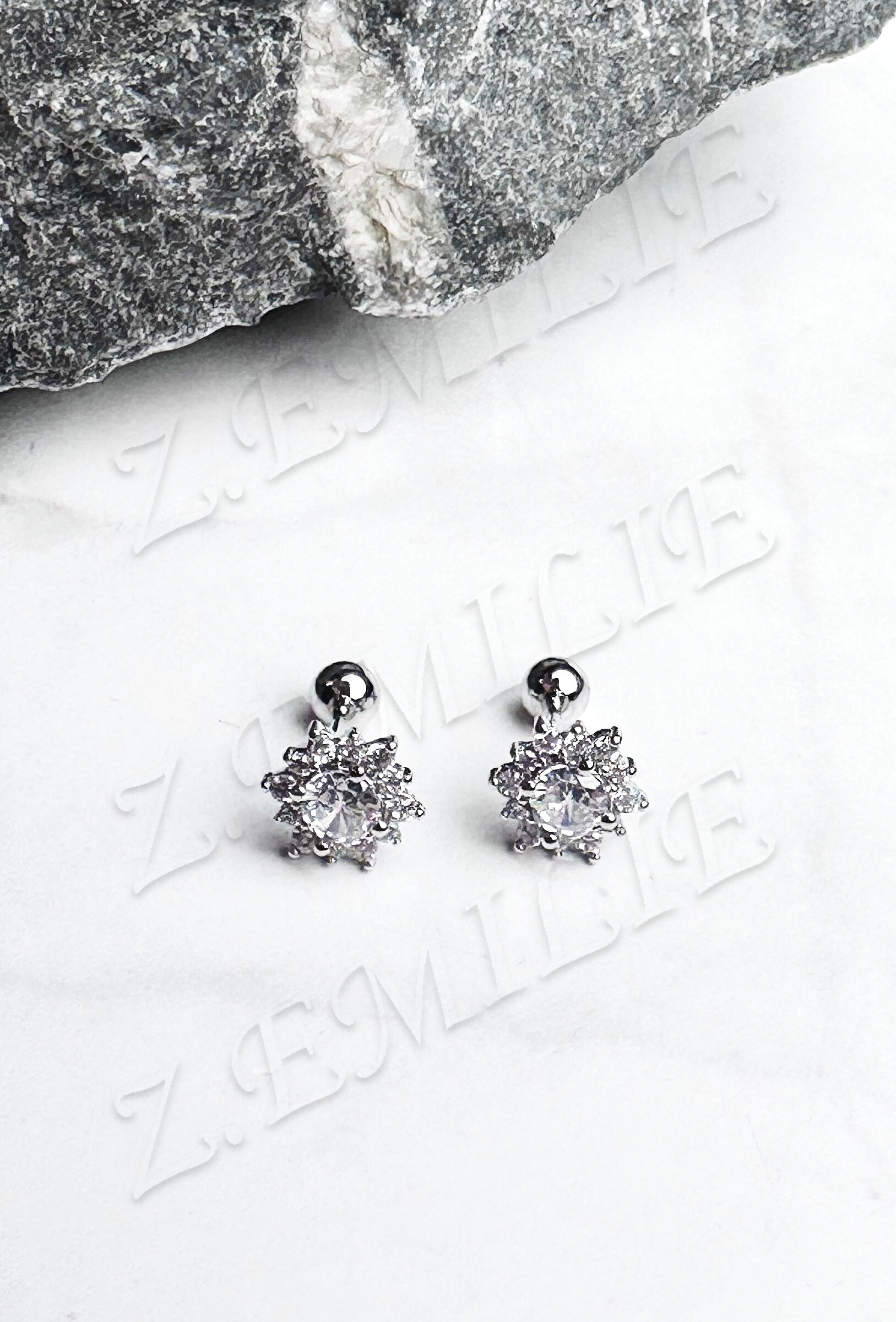 Wholesaler Z. Emilie - Triple star tragus and helix piercing