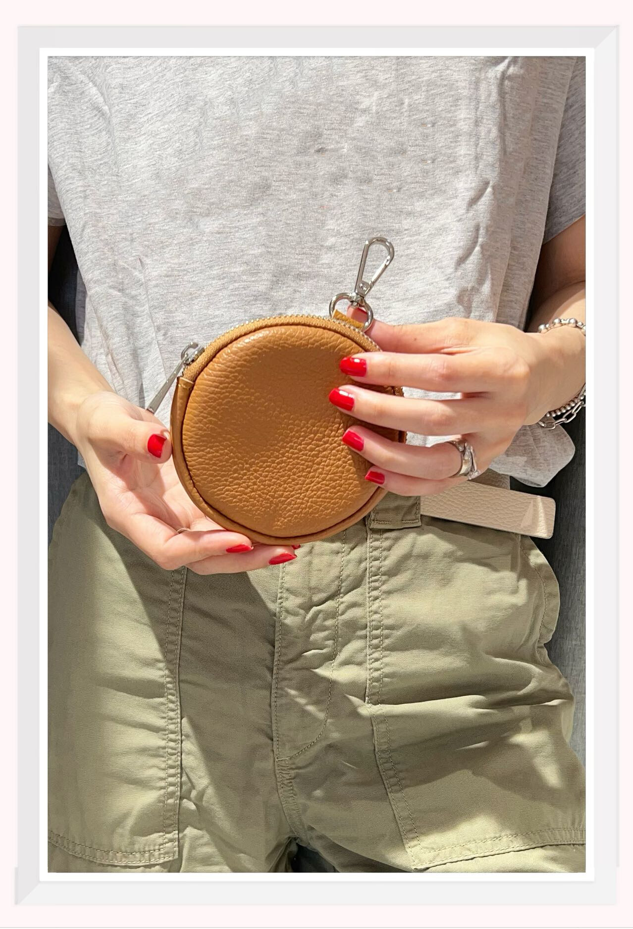 Wholesaler Z & Z - Round grained leather coin purse