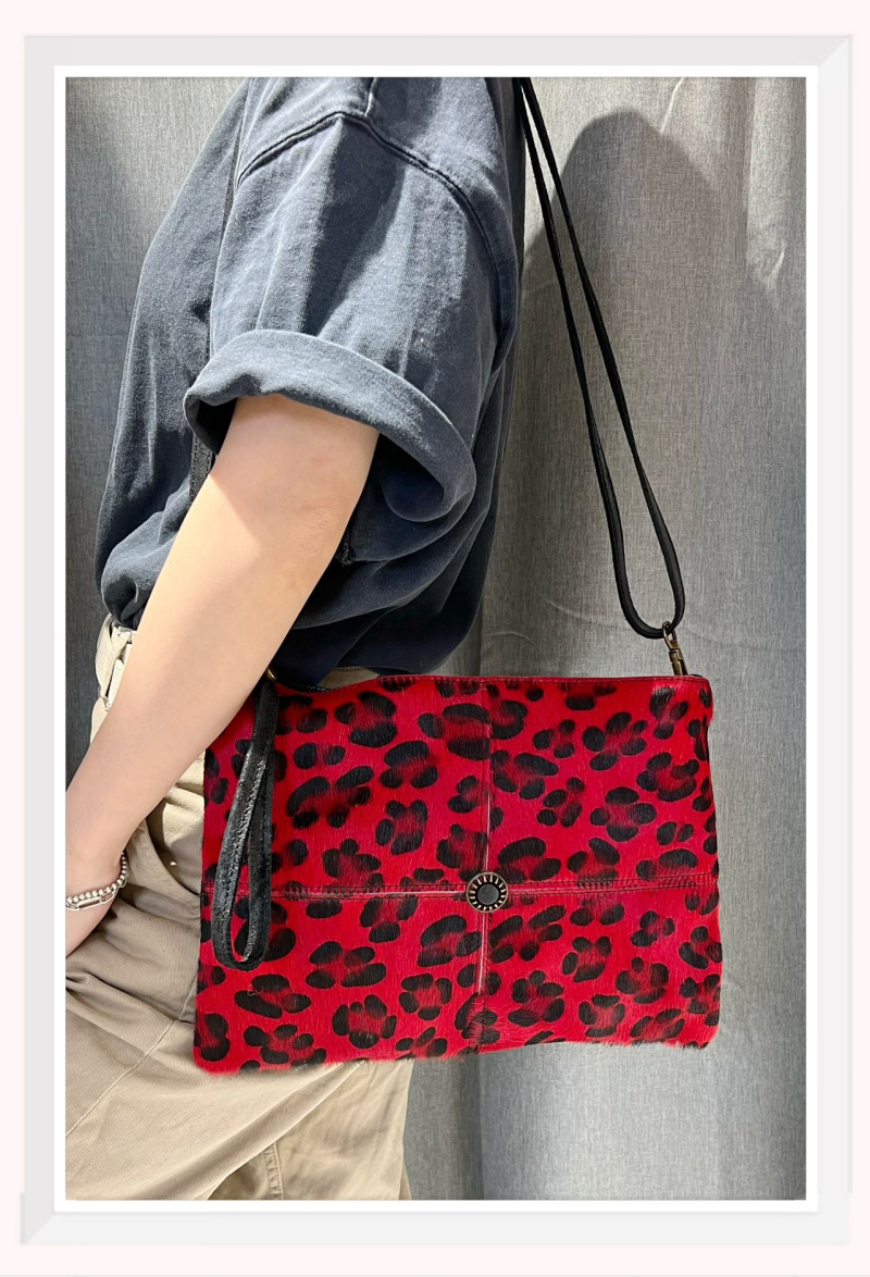 Wholesaler Z & Z - Leather clutch with animal pattern hair detail