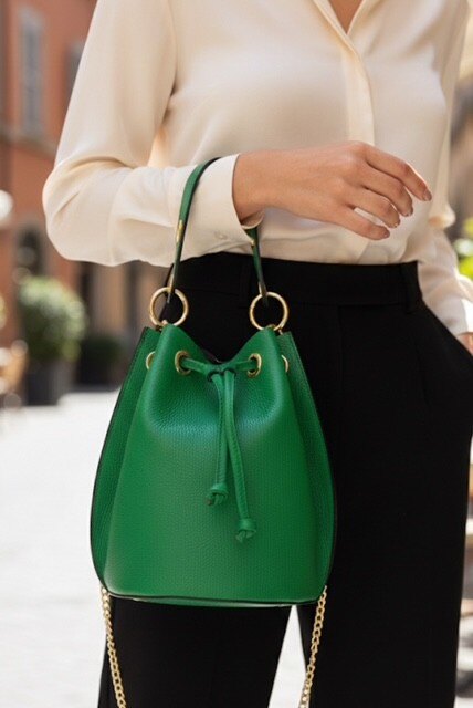 Großhändler Z & Z - Eimerförmige Handtasche aus genarbtem Leder