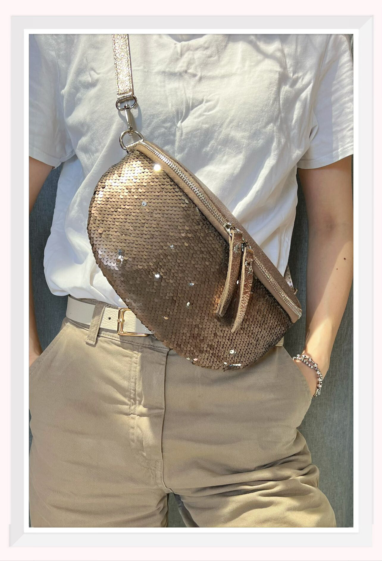 Wholesaler Z & Z - Leather and sequins banana bag