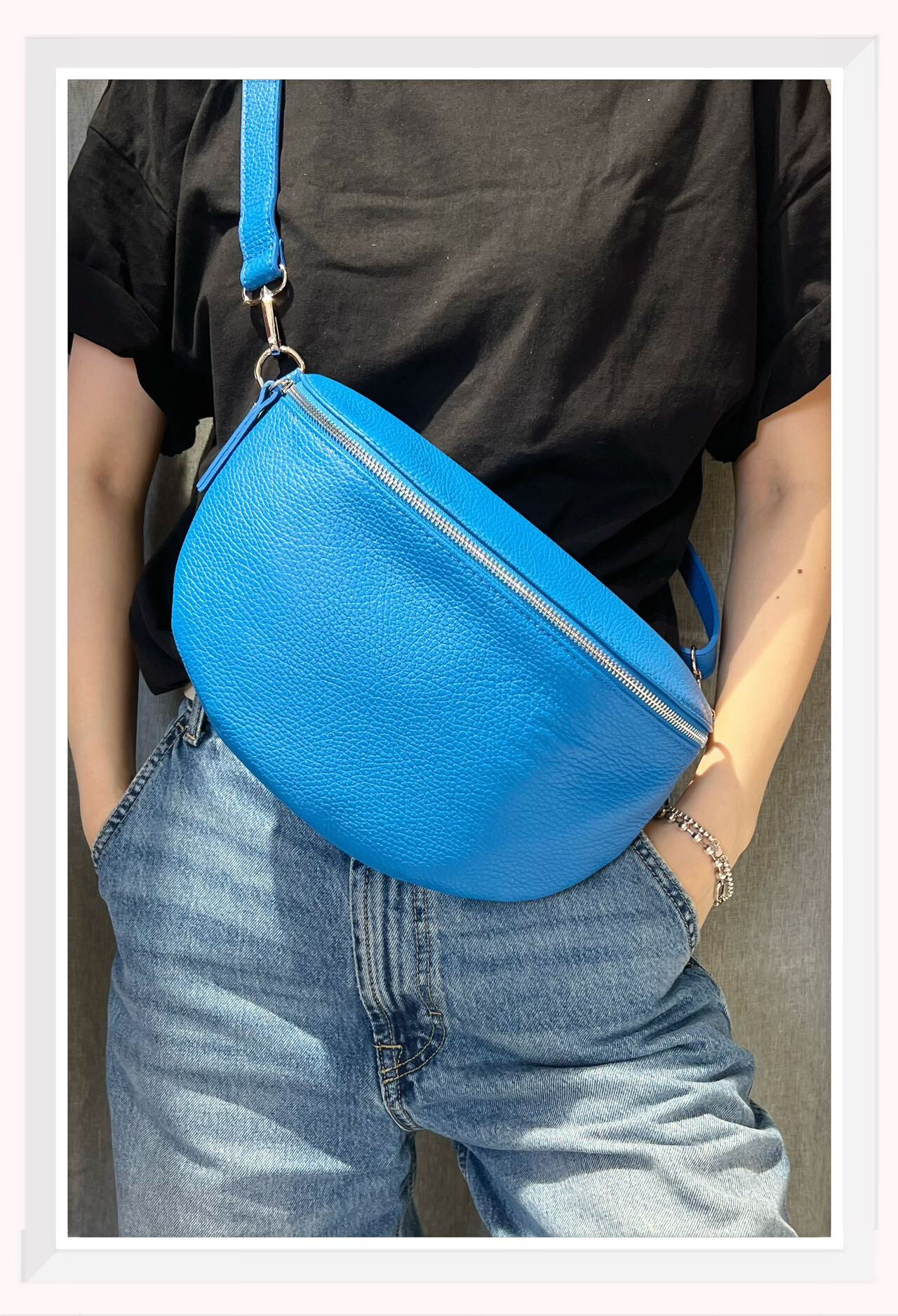 Wholesaler Z & Z - Grained leather banana bag