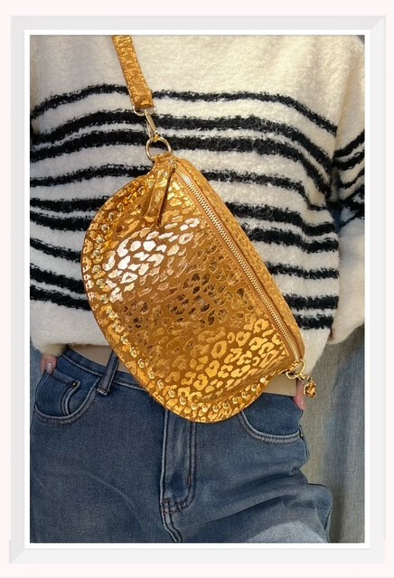 Grossiste Z & Z - Sac banane en cuir irisé imprimé léopard