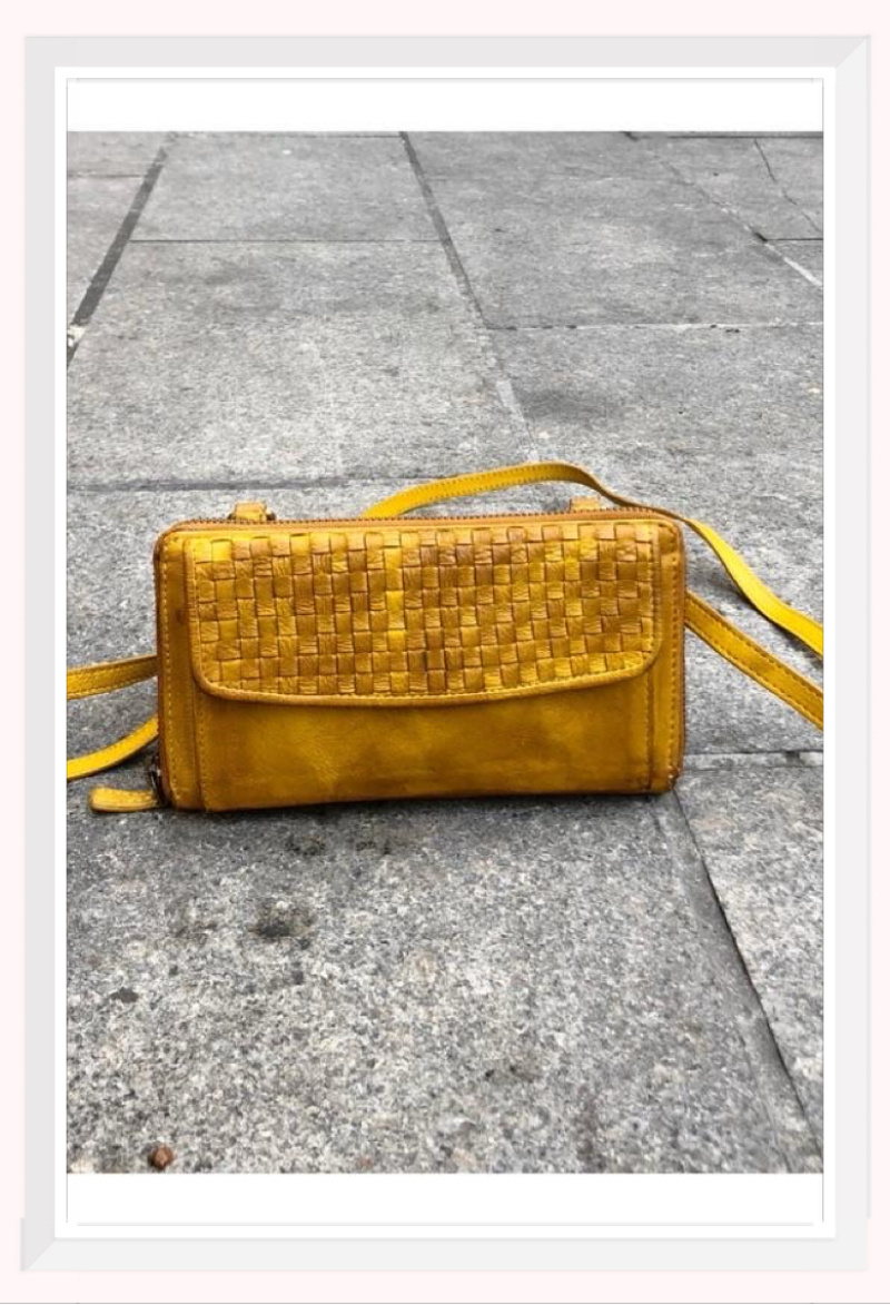 Wholesaler Z & Z - Faded leather wallet bag