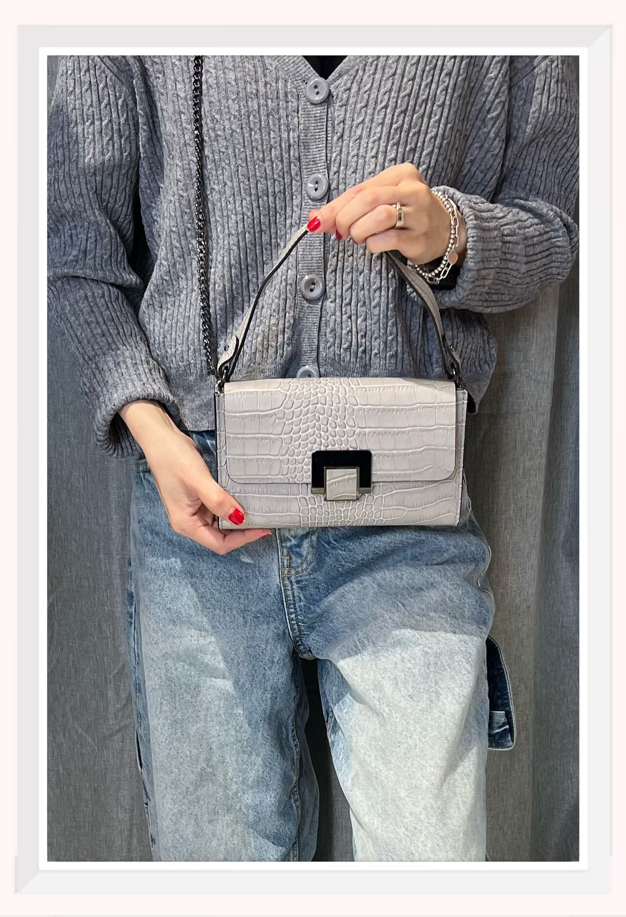 Mayorista Z & Z - Bolso de hombro en material efecto cocodrilo