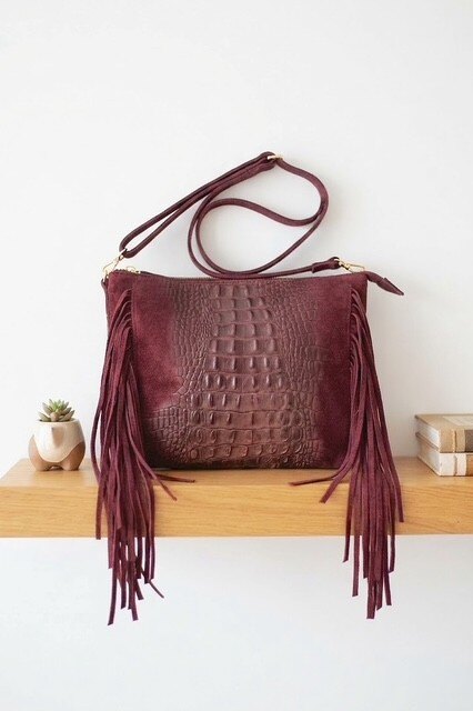 Wholesaler Z & Z - Croc-effect suede shoulder bag with fringes