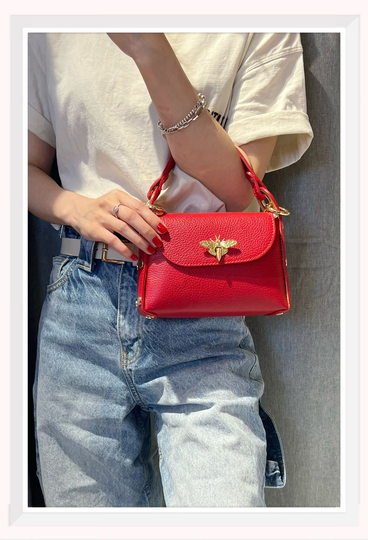Wholesaler Z & Z - Grained leather shoulder bag with bee clasp