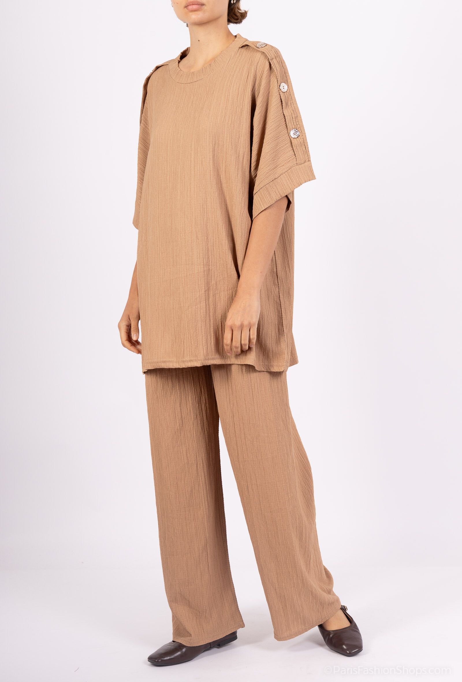 Wholesaler ZABULON 3 - Short-sleeved tunic set with gold buttons and trousers