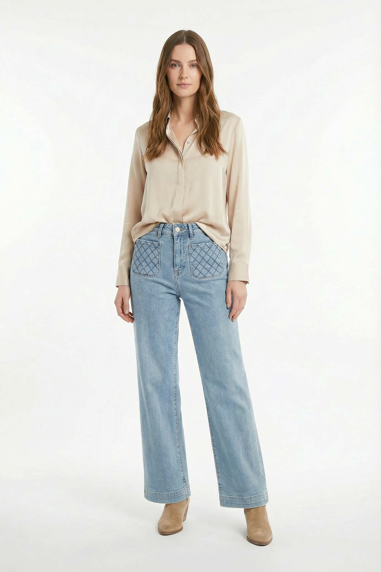 WIDE LEG JEANS WITH PATCH POCKET