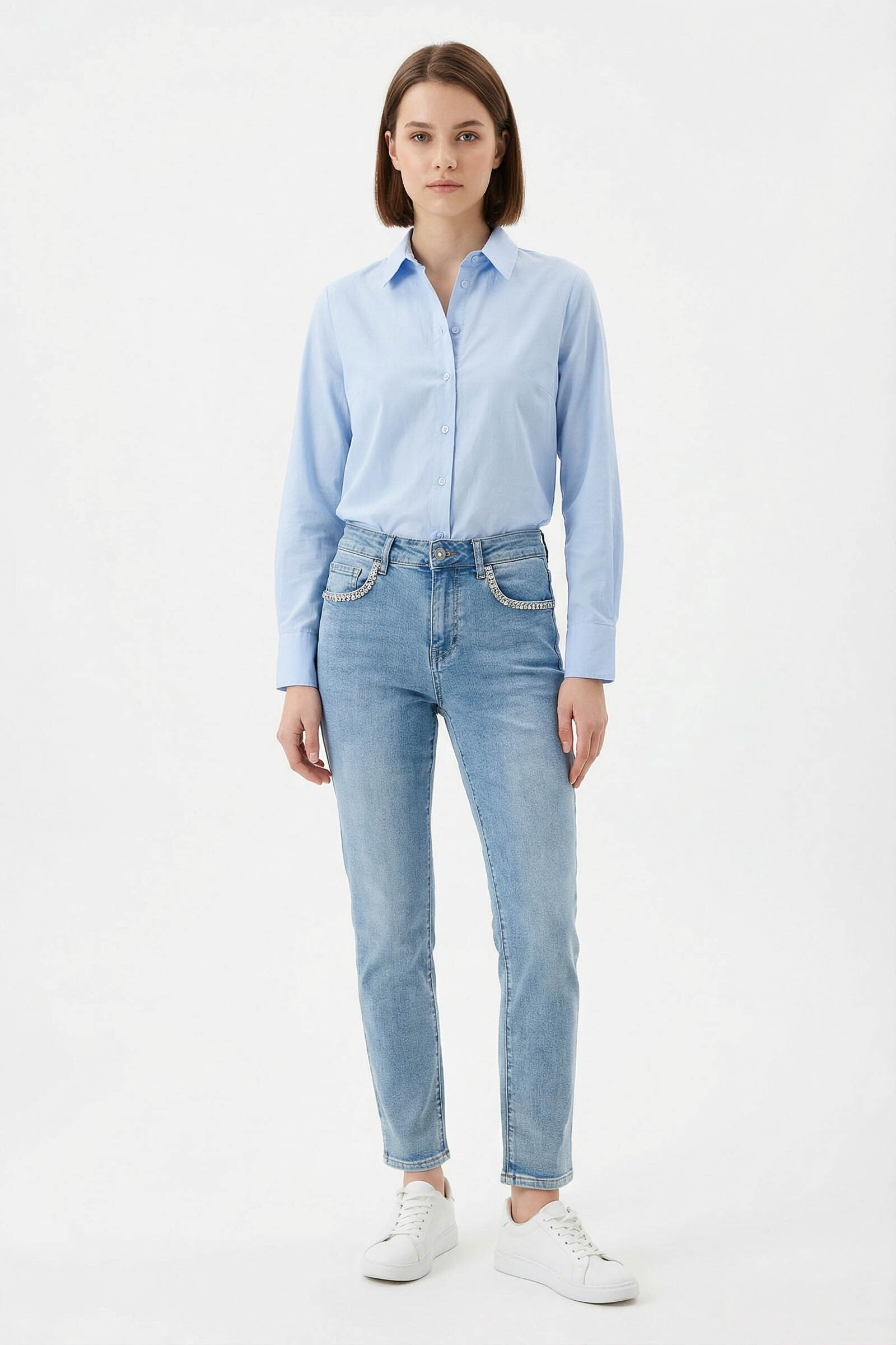 SLIM JEANS WITH BUTTERFLY HEM