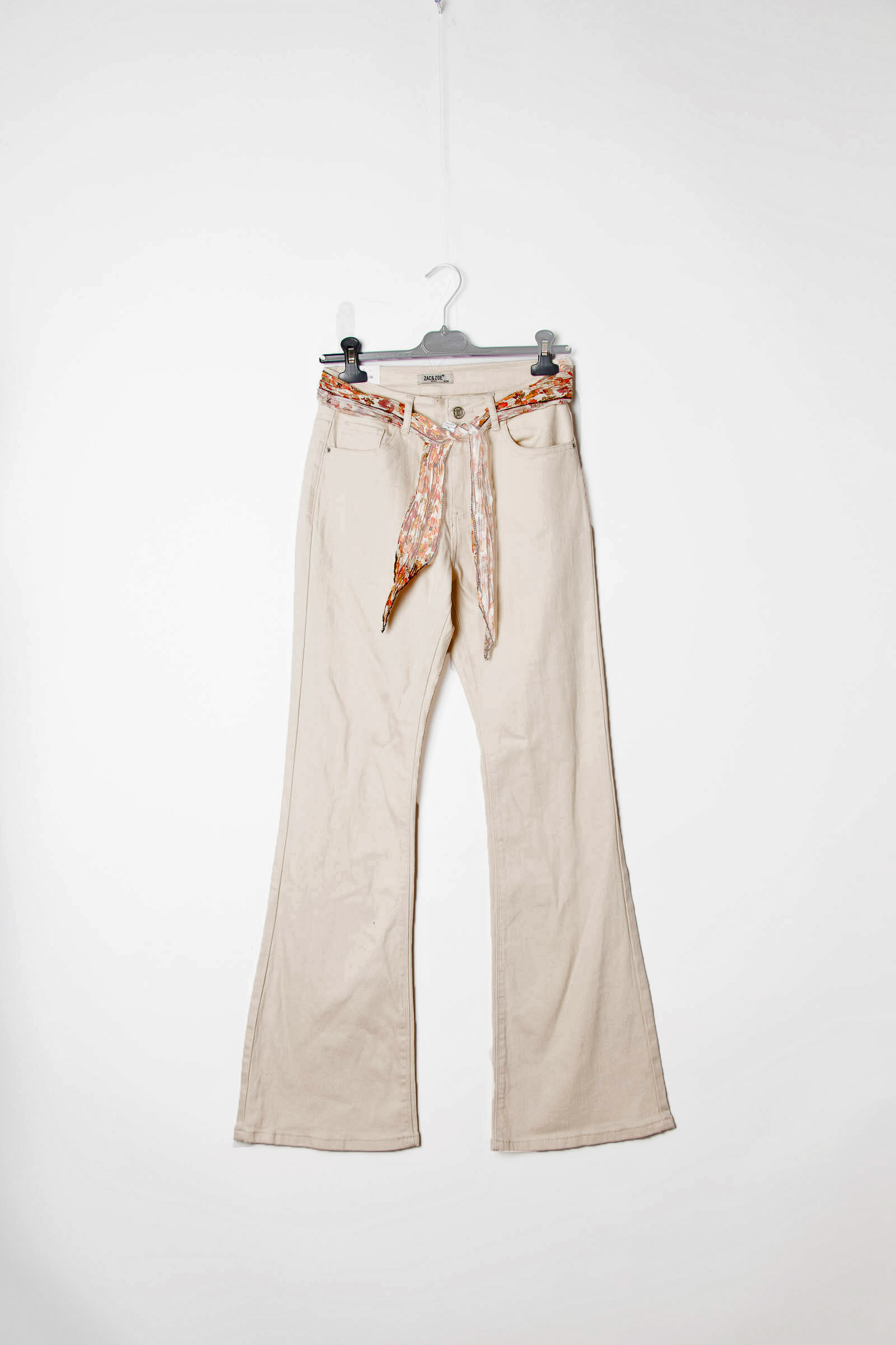 JEANS FLARE LONG AVEC FOULARD