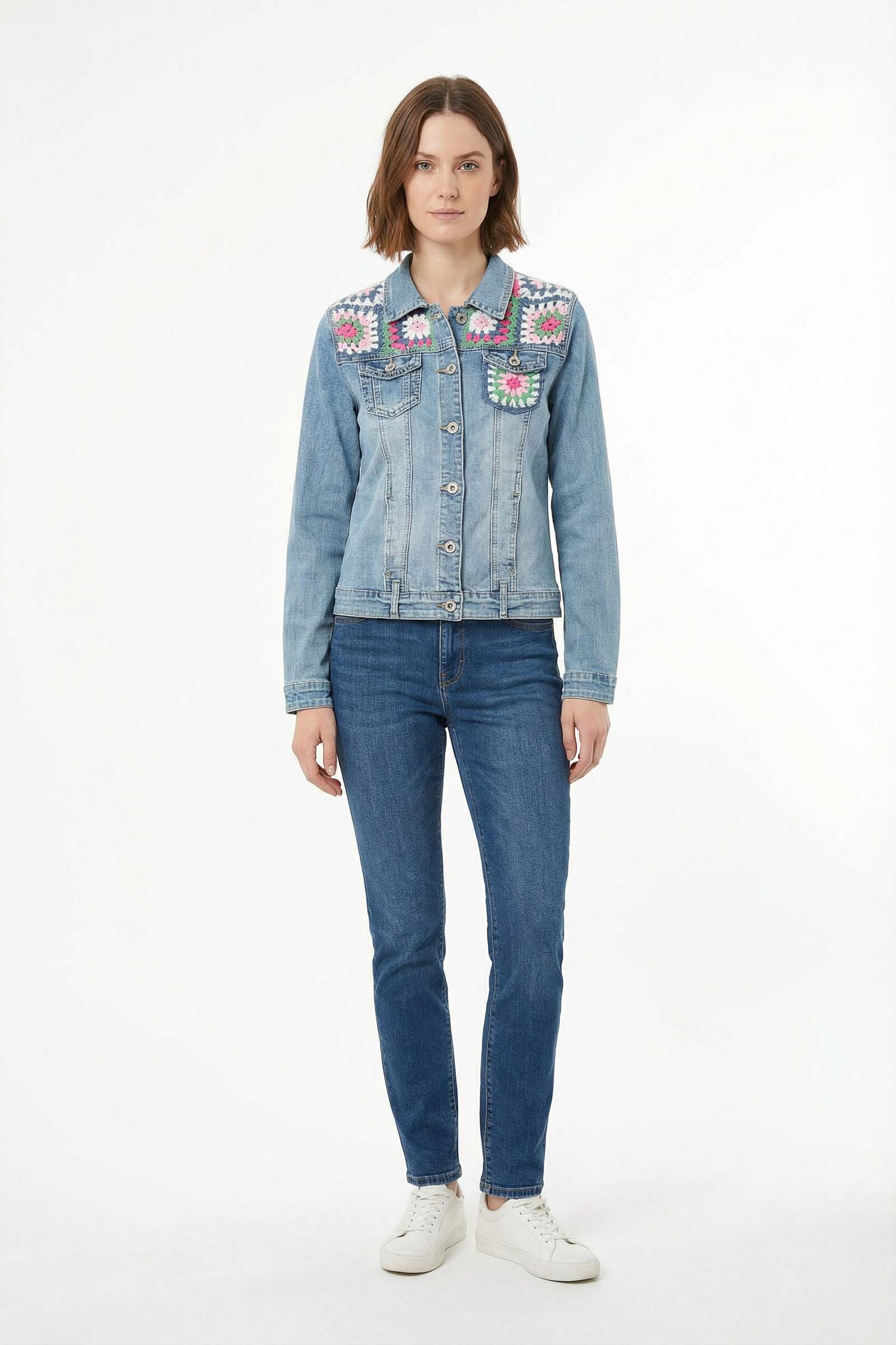 VESTE EN JEANS AVEC PATCHS CROCHET
